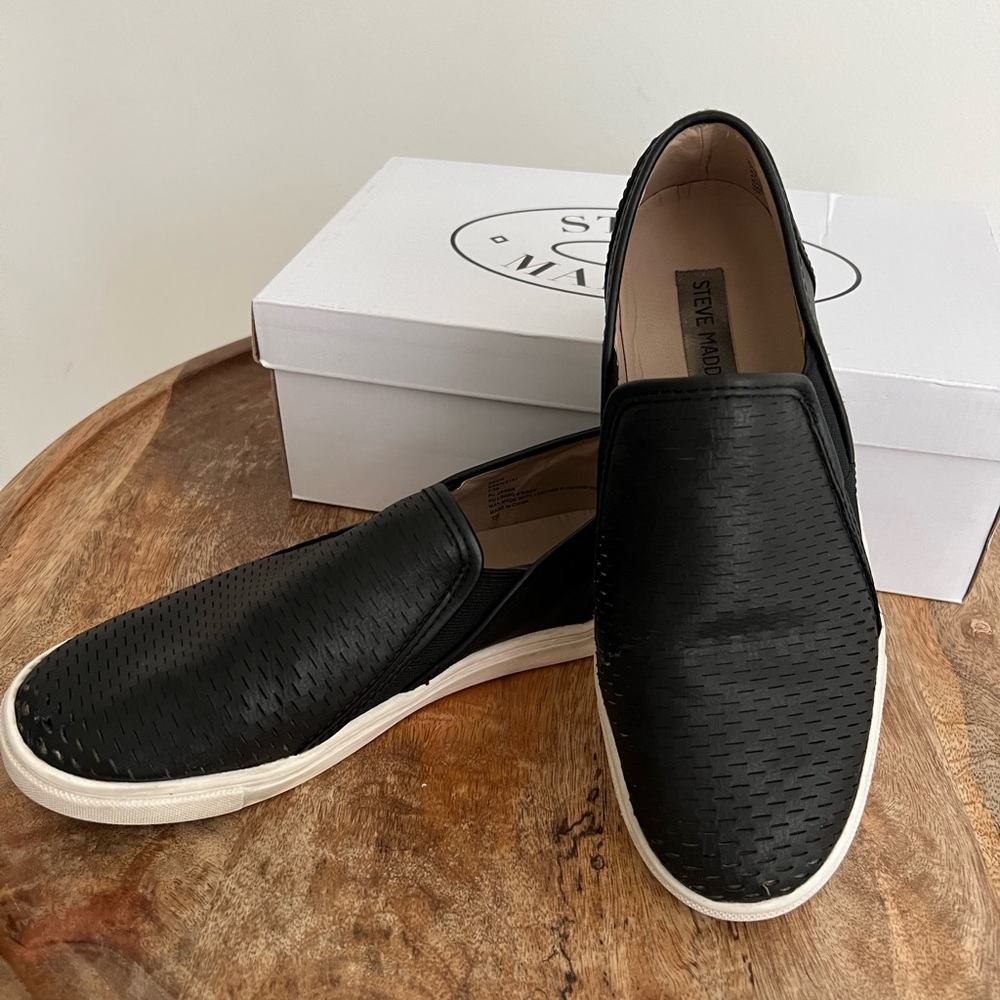 Steve Madden slip on sneakers
